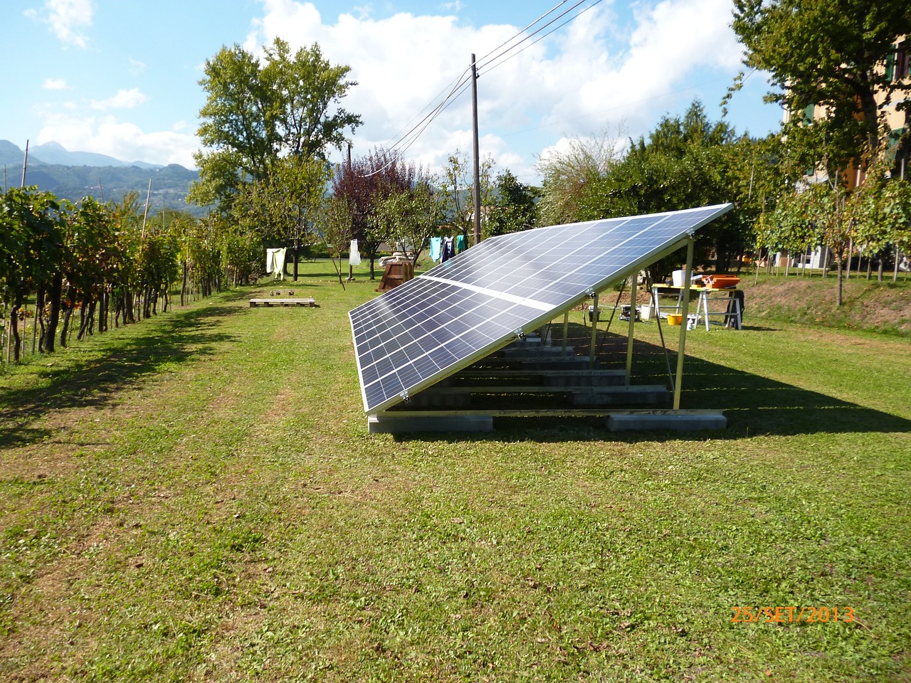 fotovoltaico a terra in giardino